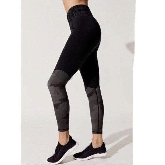 Carbon38 Echo Leggings Hero Collection Ruched Black Camo High Rise Waist Size XS - Picture 3 of 12